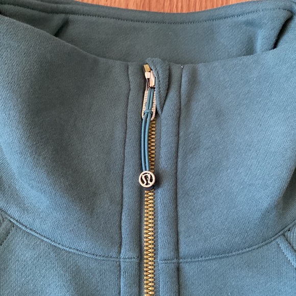 ❤️ Lululemon Scuba Oversized Funnel Neck in Medium Forest Gold Size M/L NWT - Picture 9 of 10